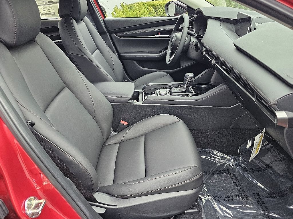 2025 Mazda Mazda3 2.5 Select Sport photo 3