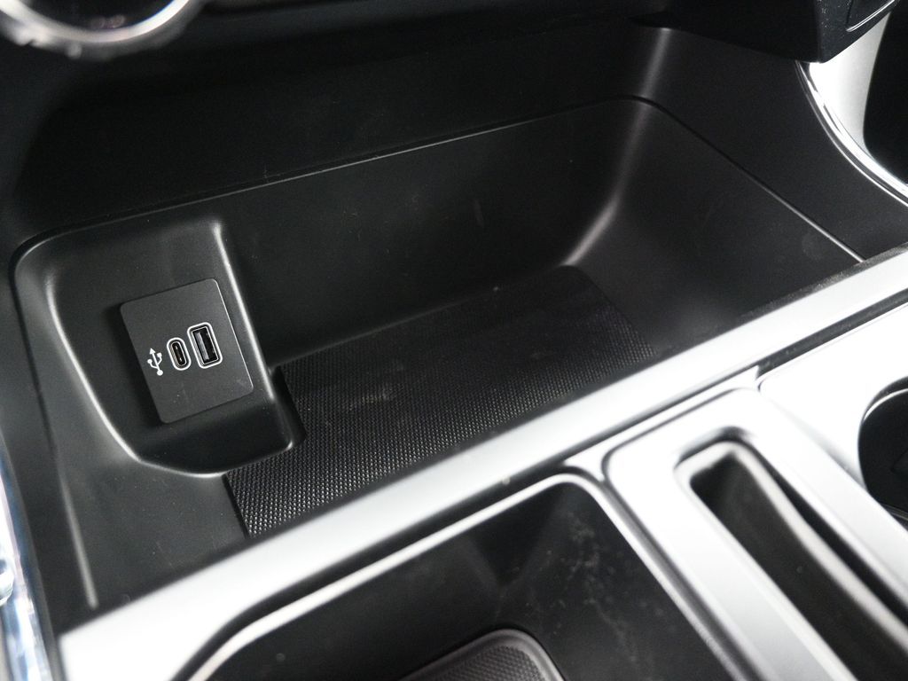 2025 Ford F-150 XLT photo 14