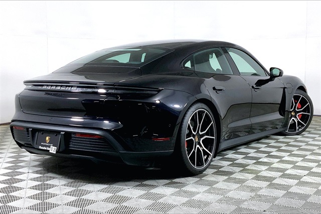 2025 Porsche Taycan 4S photo 9