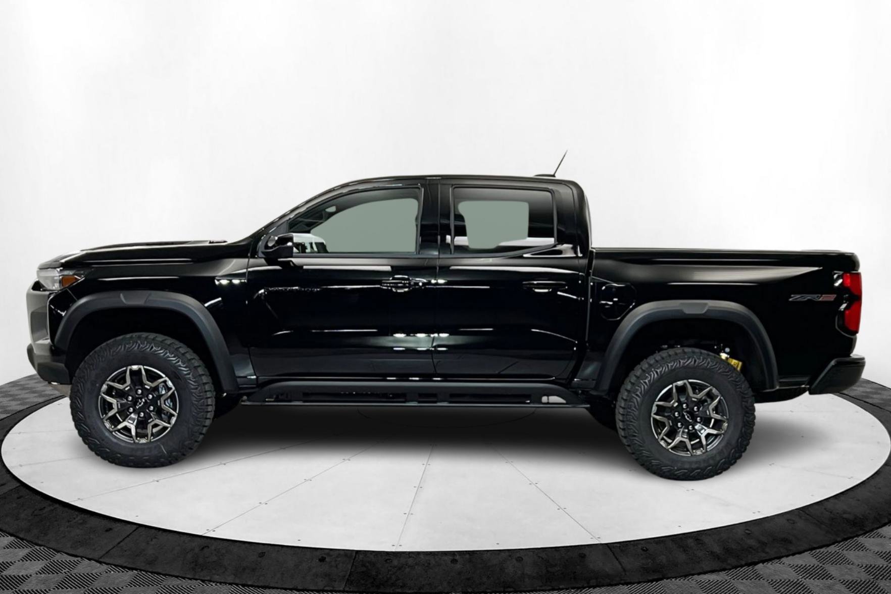 2026 Chevrolet Colorado ZR2 photo 2