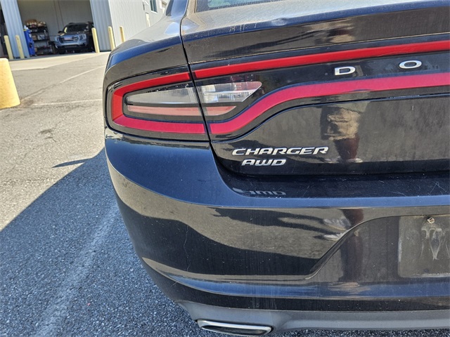 2016 Dodge Charger SXT photo 17
