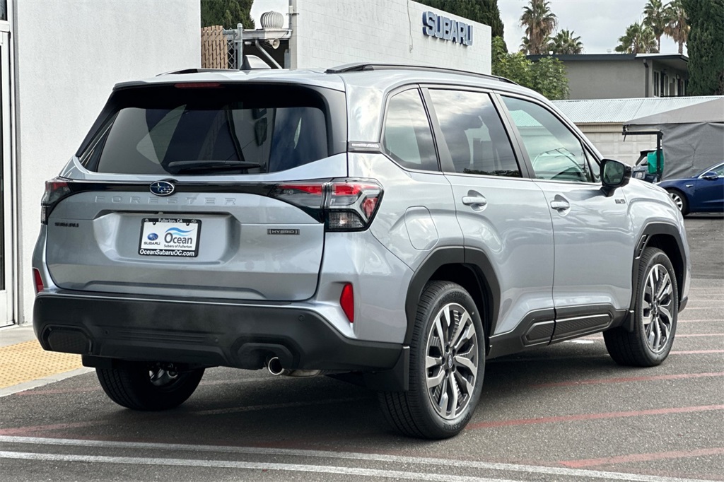 2025 Subaru Forester Touring photo 4