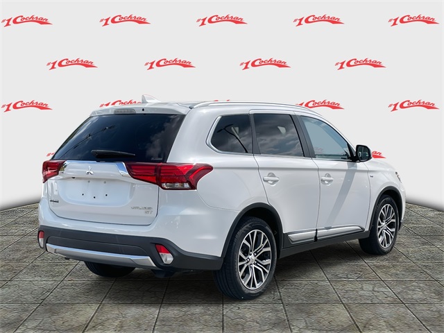 2017 Mitsubishi Outlander GT photo 3