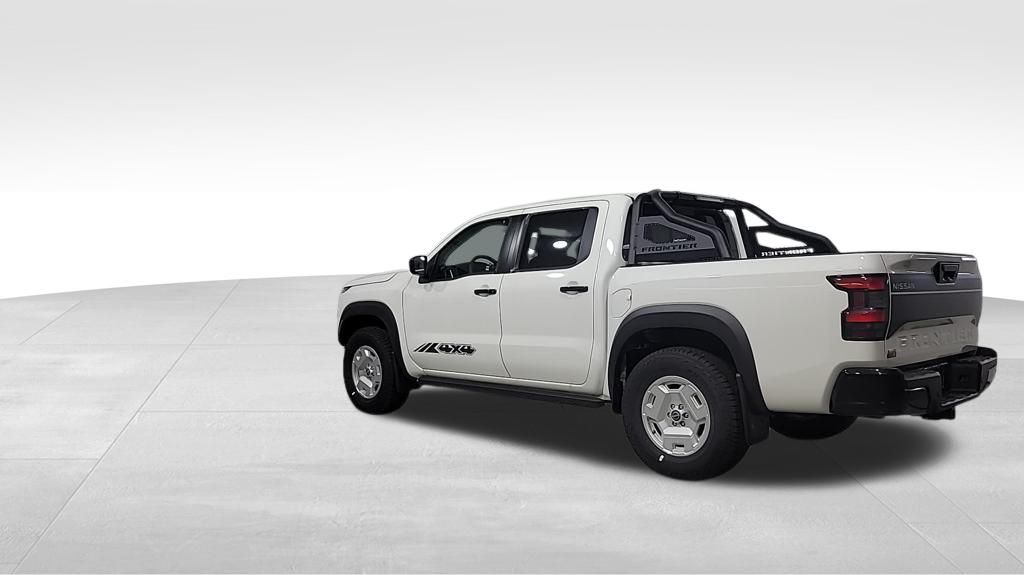 2024 Nissan Frontier SV photo 3