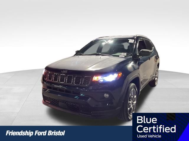 2024 Jeep Compass Latitude Lux's photo