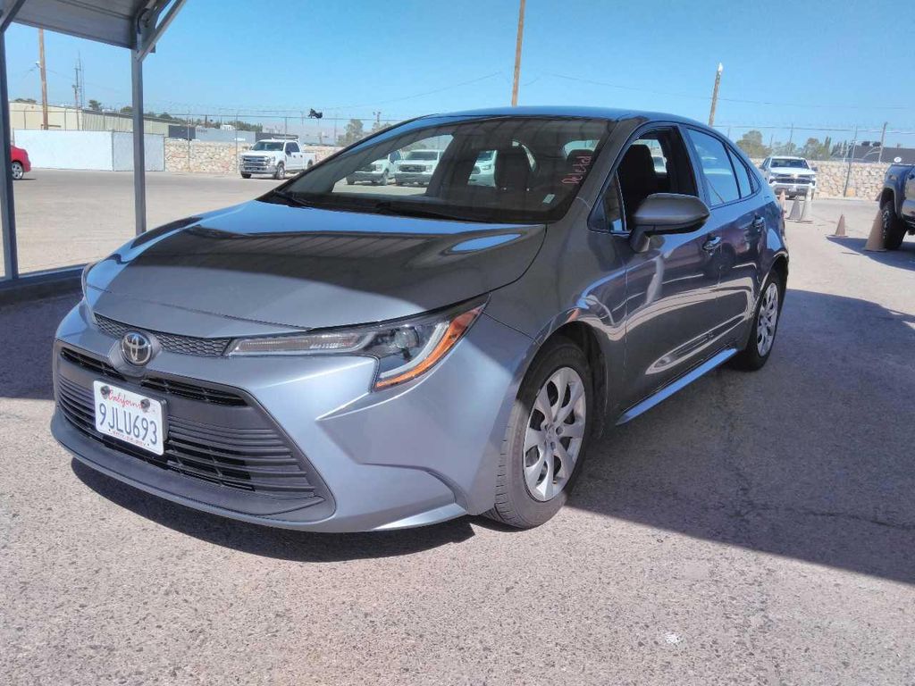2024 Toyota Corolla LE photo 3