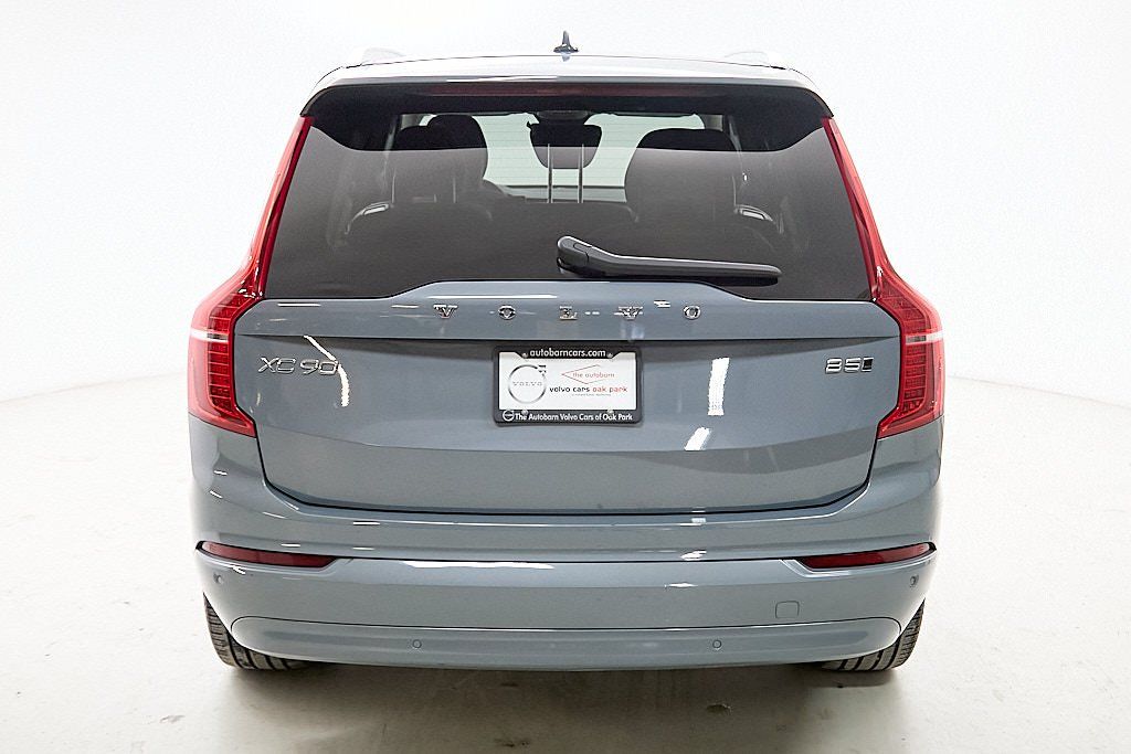2023 VOLVO XC90 - Image 8