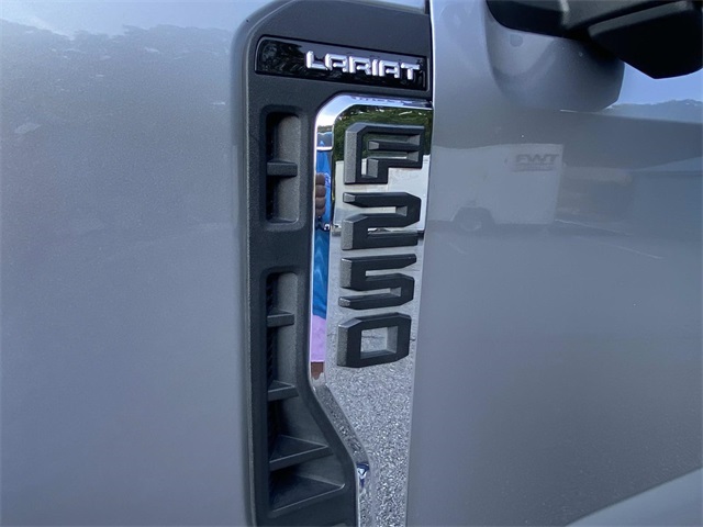 2023 Ford F-250 Lariat photo 13