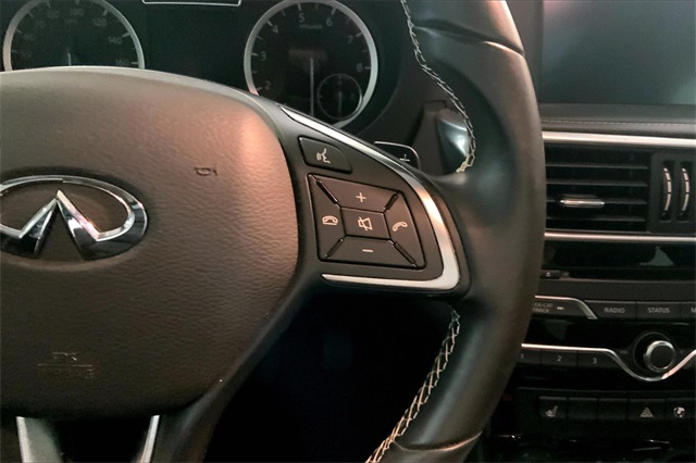 2018 Infiniti QX30 Premium photo 18