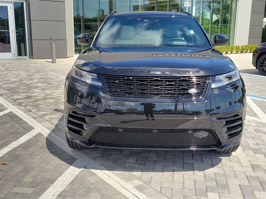 2026 Land Rover Range Rover Velar SE photo 8