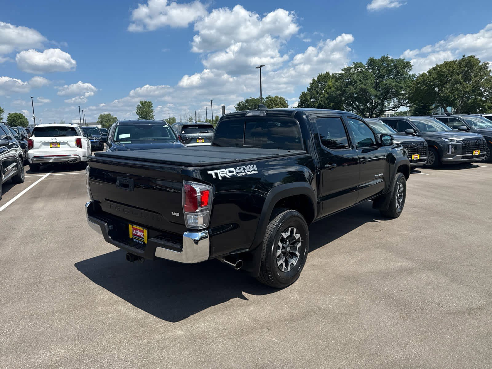 Used 2021 Toyota Tacoma TRD Off Road with VIN 3TMCZ5ANXMM392031 for sale in Bloomington, Minnesota