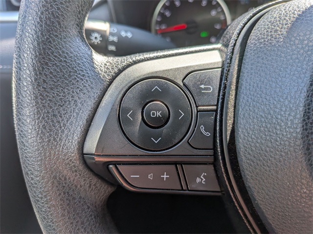 2021 Toyota RAV4 LE photo 11