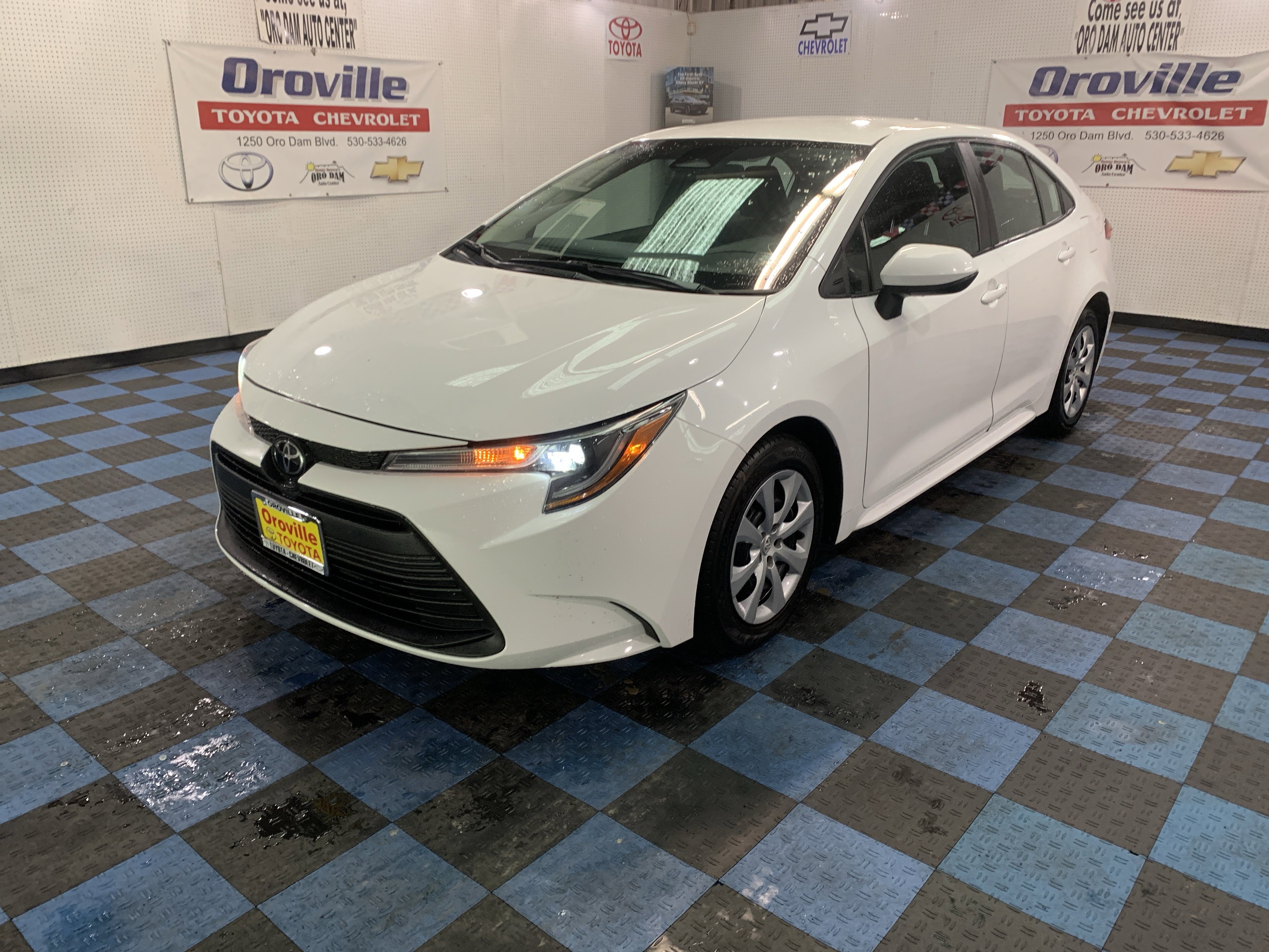 2024 Toyota Corolla LE's photo