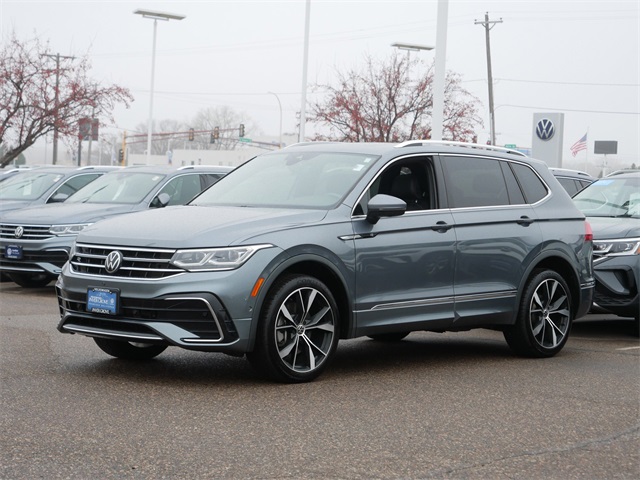2022 Volkswagen Tiguan SEL Premium R-Line photo 2