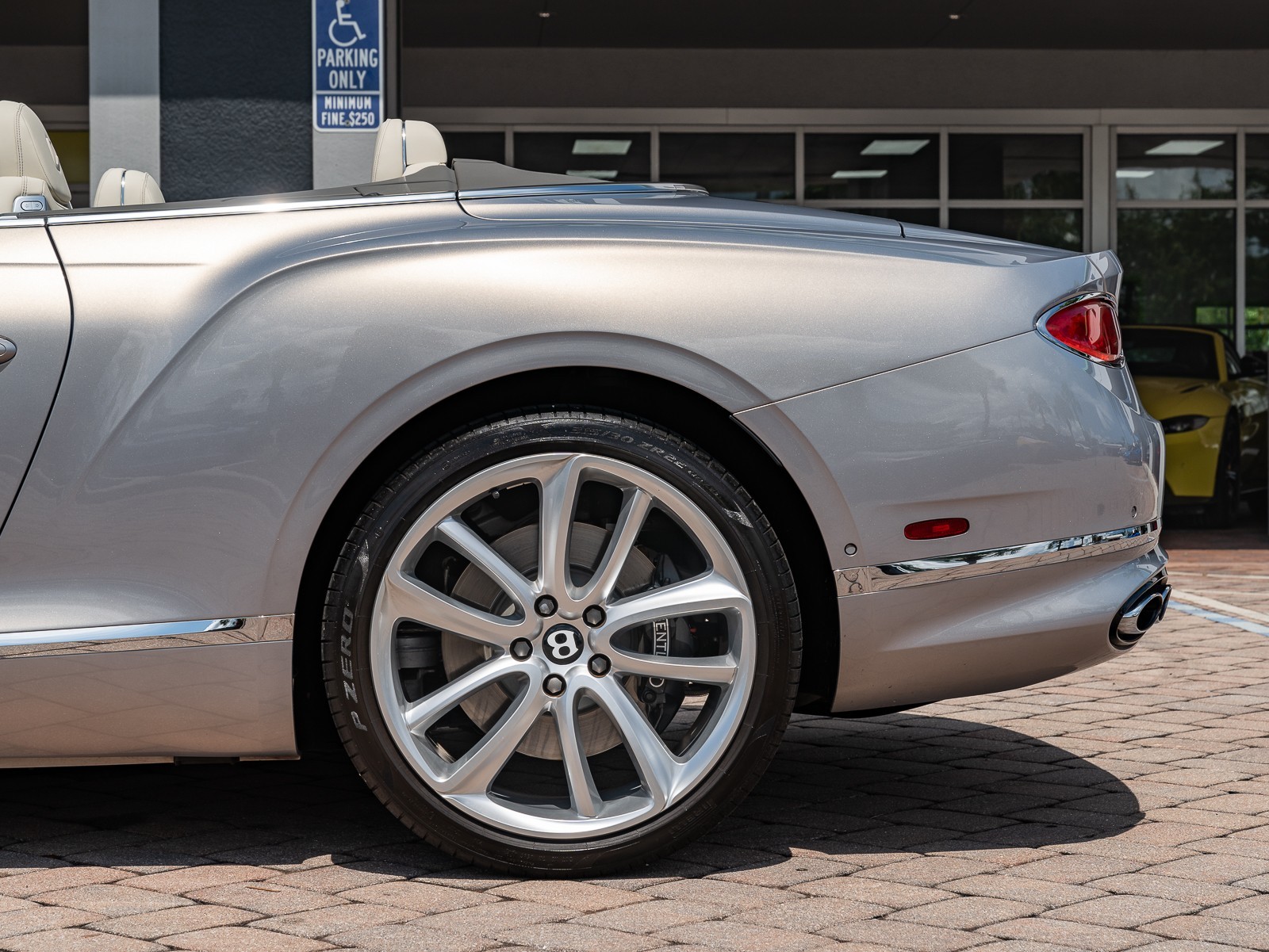 2022 Bentley Continental GT V8 photo 11
