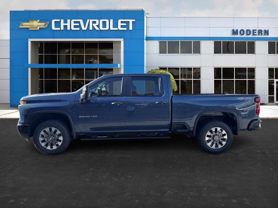 2026 Chevrolet Silverado 2500HD Custom photo 2