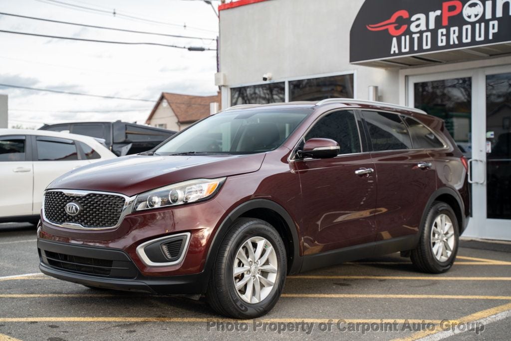 2017 Kia Sorento LX's photo