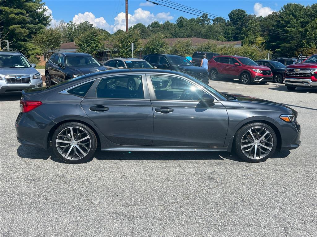 2022 Honda Civic Touring photo 2