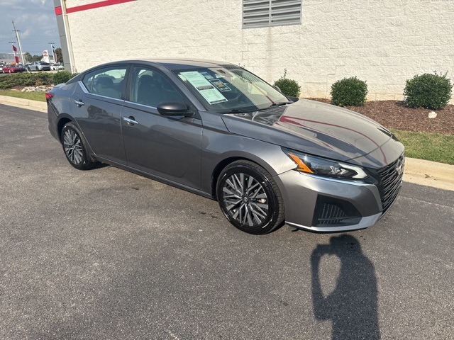 2024 Nissan Altima 2.5 SV photo 2