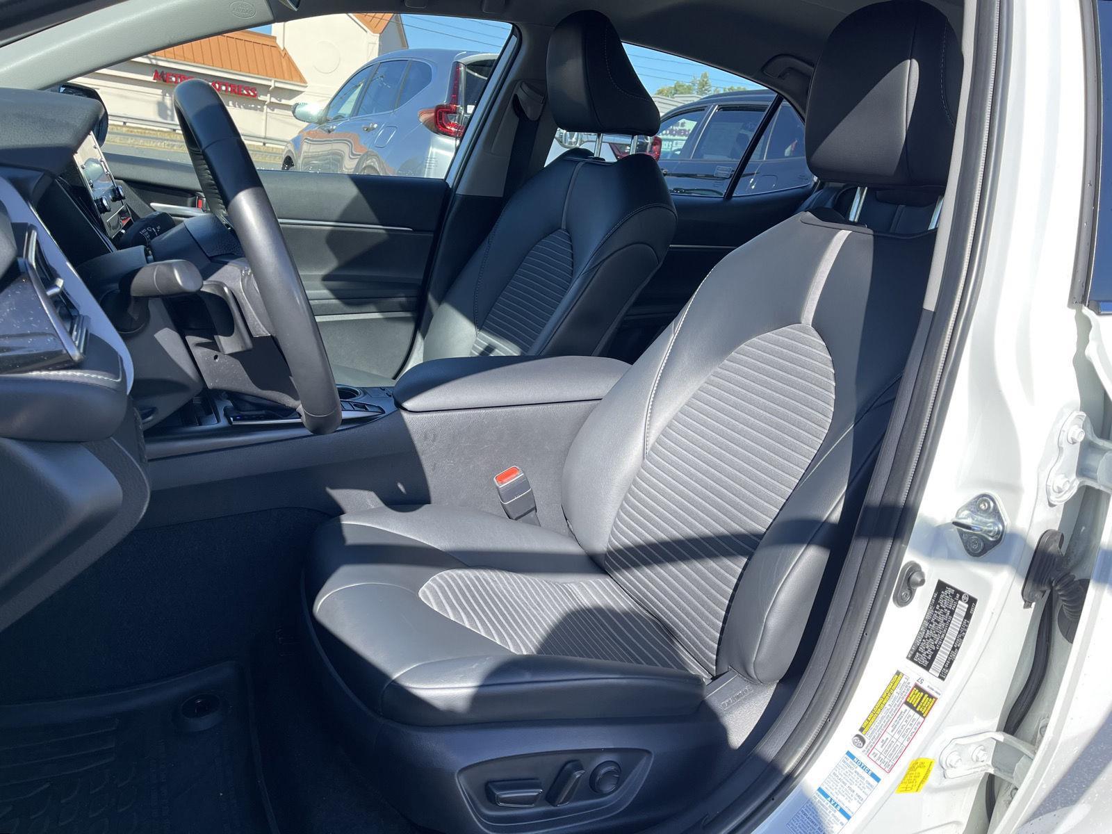 2024 Toyota Camry SE photo 10