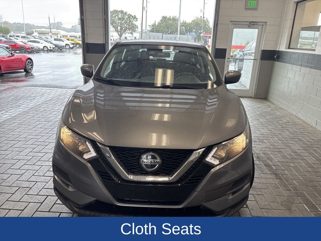 2020 Nissan Rogue Sport S photo 2