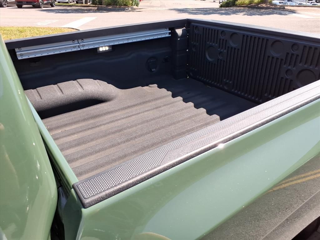 2025 Nissan Frontier SV photo 12