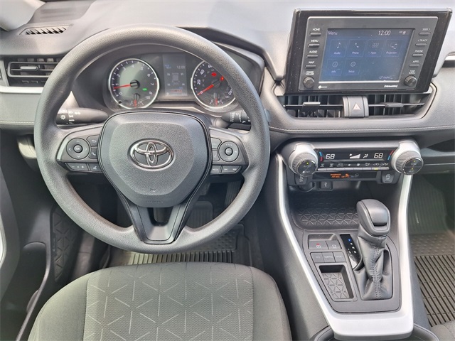 2022 Toyota RAV4 XLE photo 17