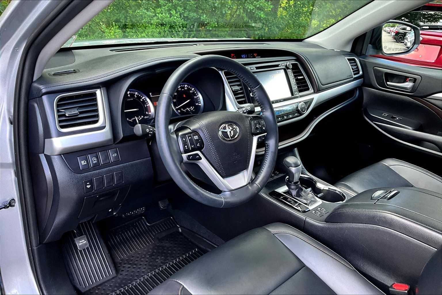 2019 Toyota Highlander XLE photo 16