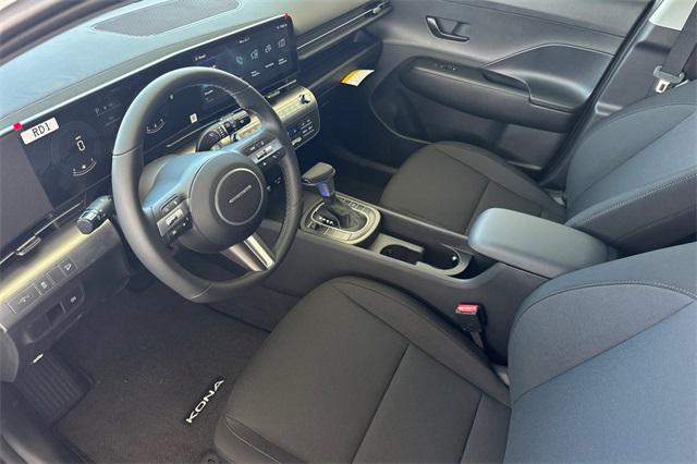 2025 Hyundai Kona SEL photo 7
