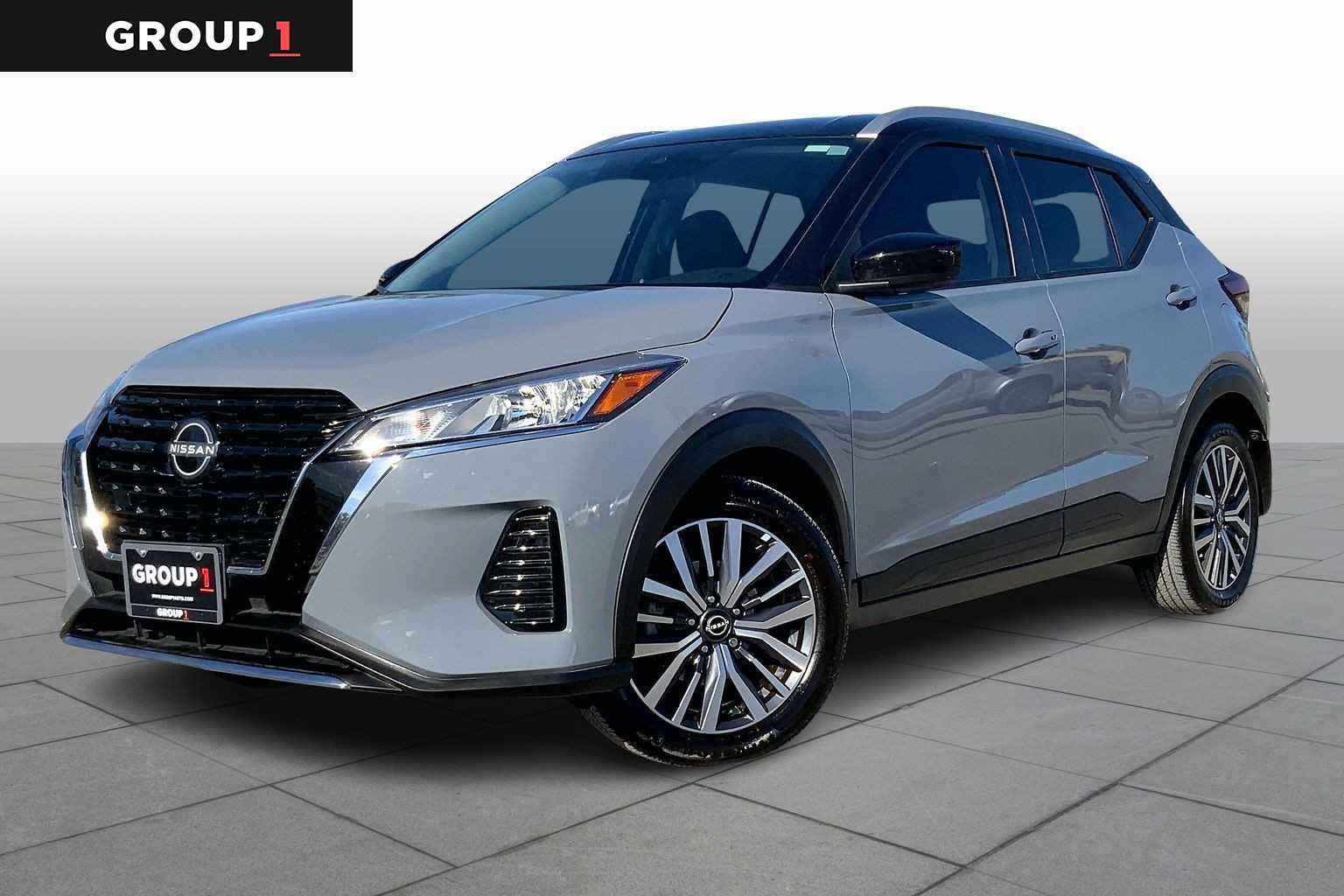 2023 Nissan Kicks SV's photo