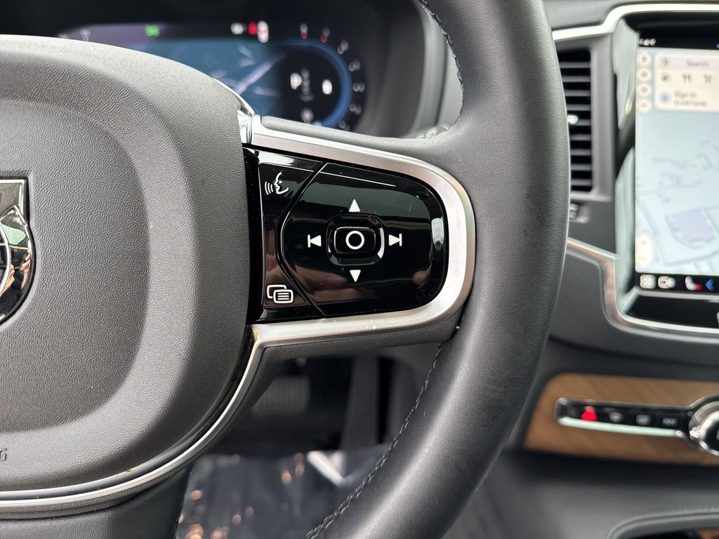 2025 Volvo XC90 Core photo 23