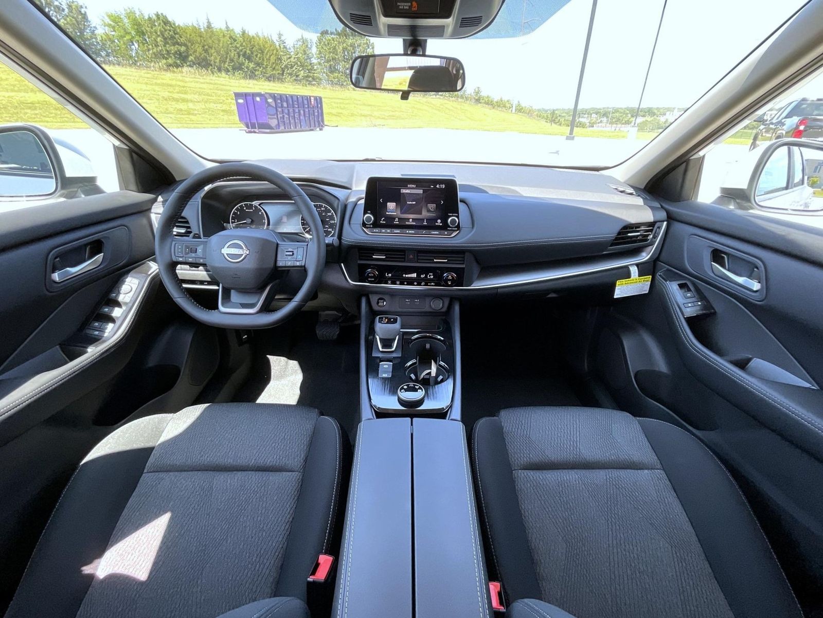 2026 Nissan Rogue SV photo 11