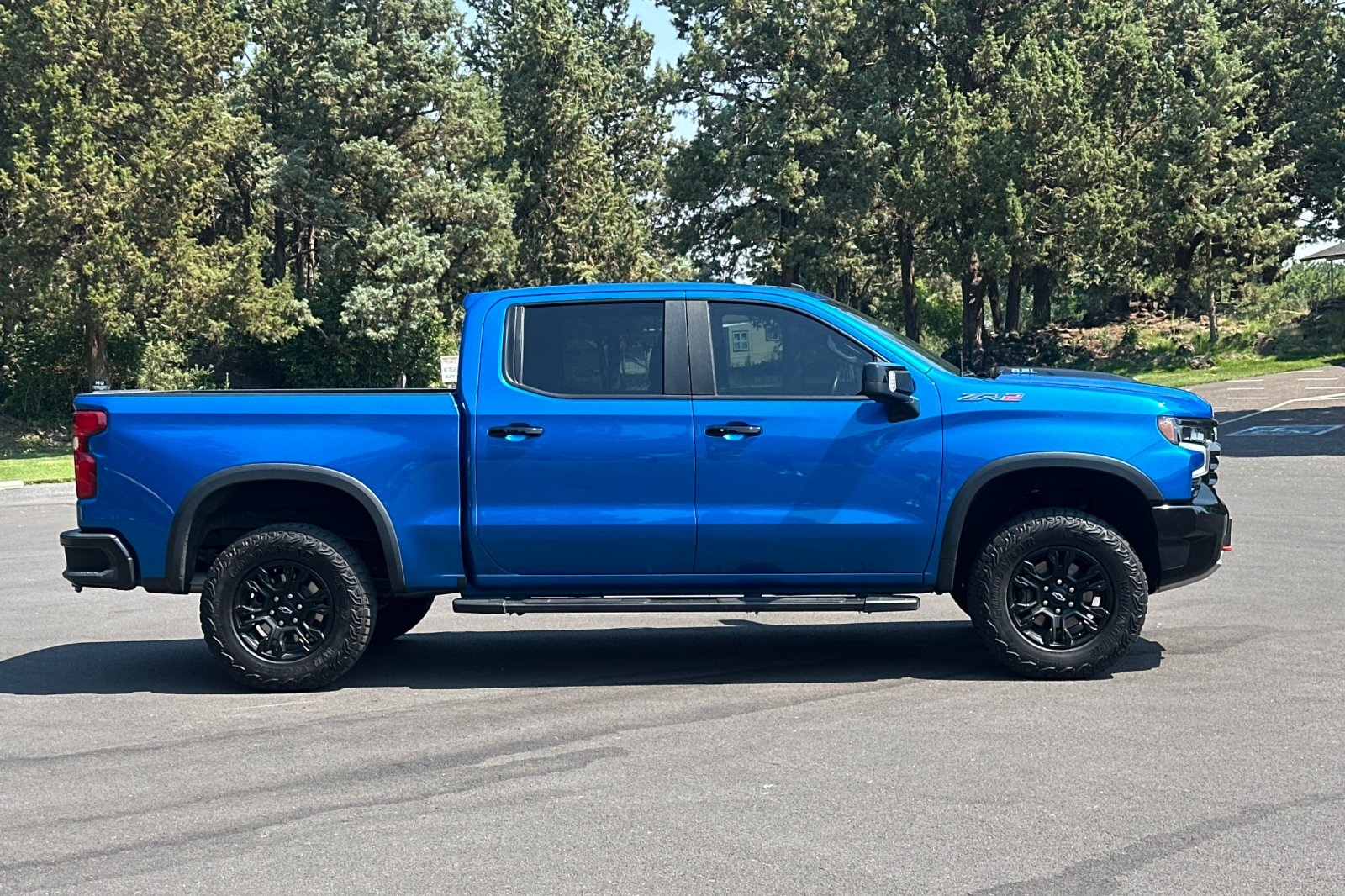 2022 Chevrolet Silverado 1500 ZR2 photo 2
