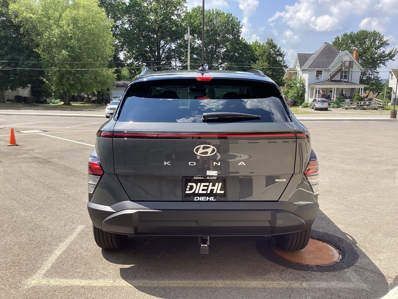 2026 Hyundai Kona SEL photo 4