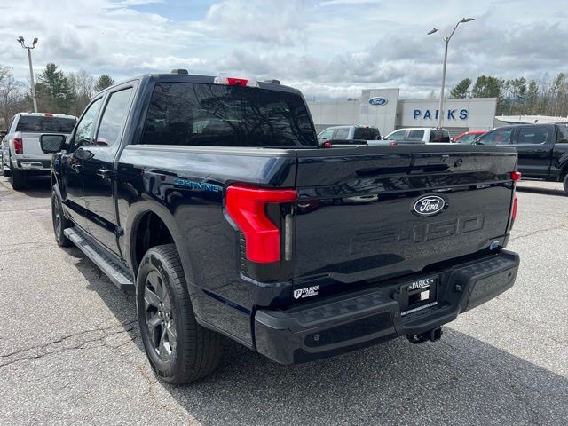 2025 Ford F-150 Lightning photo 3