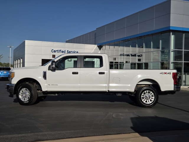 2017 Ford F-350 Platinum photo 8