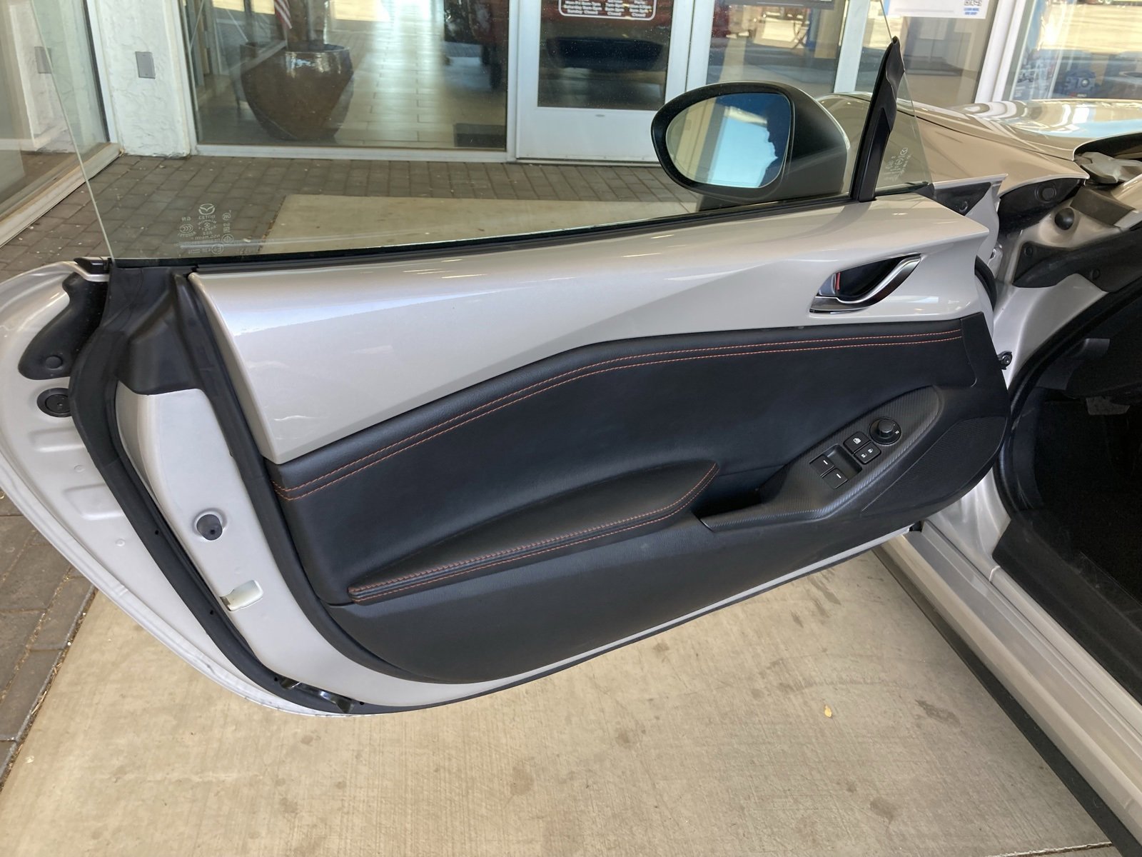 2023 Mazda MX-5 Miata Miata RF Grand Touring photo 9