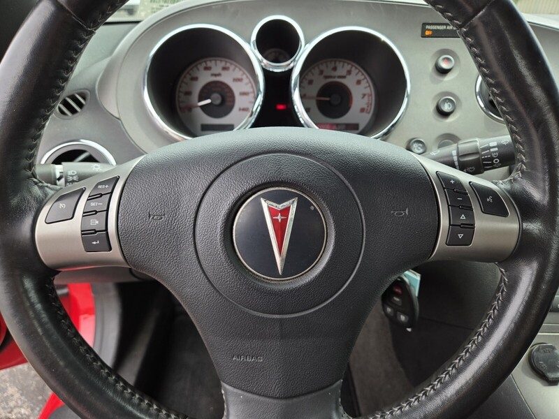 2007 Pontiac Solstice photo 13