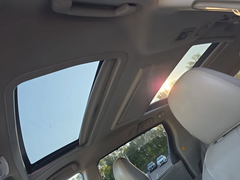 2012 Toyota Sienna XLE photo 8
