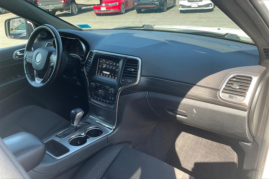 2021 Jeep Grand Cherokee Laredo E photo 13