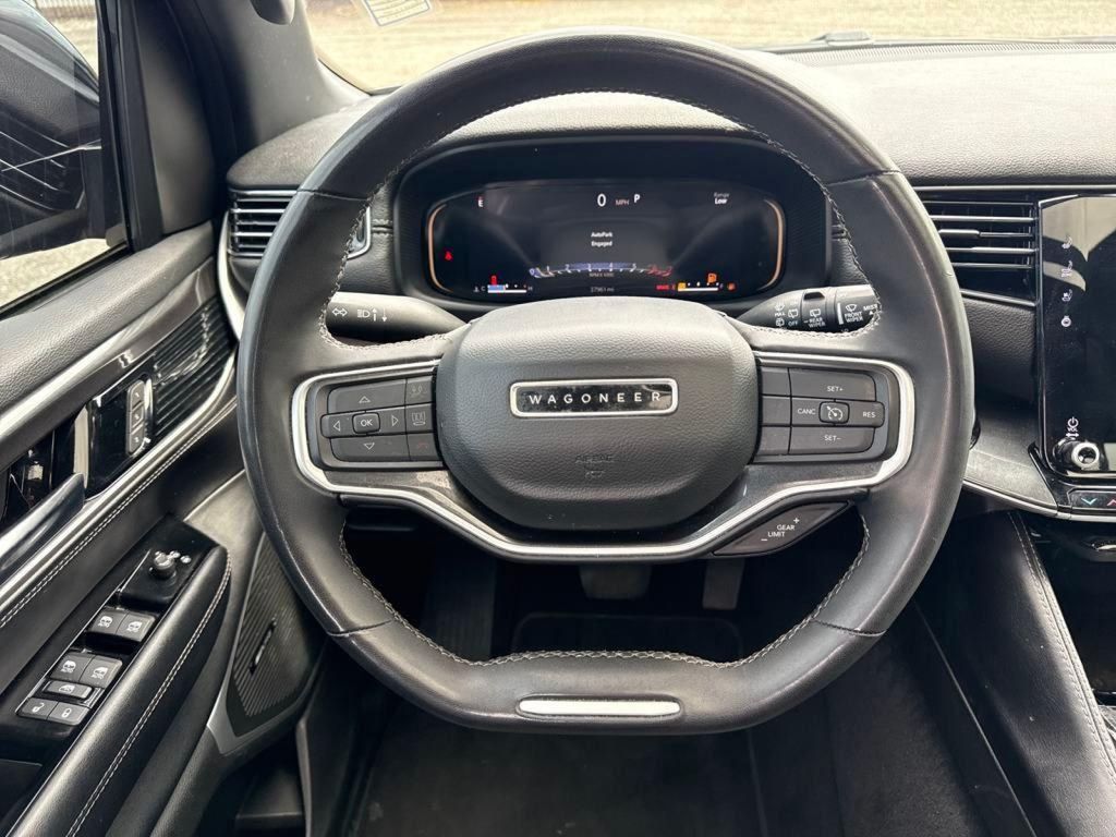 2023 Jeep Wagoneer Base photo 18