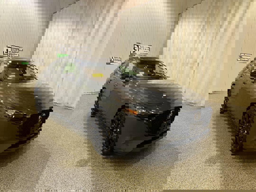 2026 Mazda Mazda3 Hatchback 2.5 s Carbon photo 3