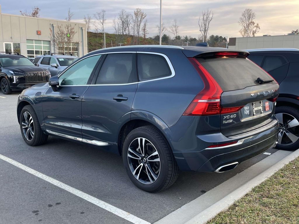 2021 Volvo XC60 T8 Inscription Expression photo 3