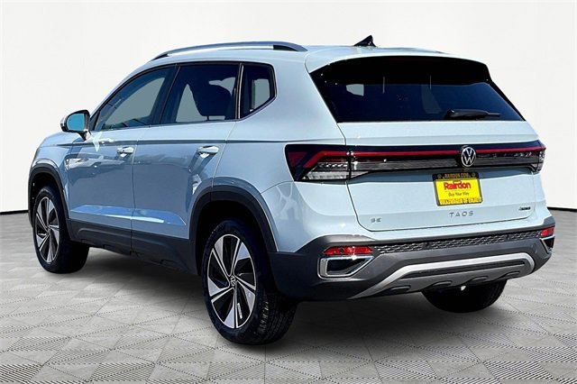 2025 Volkswagen Taos SE photo 3