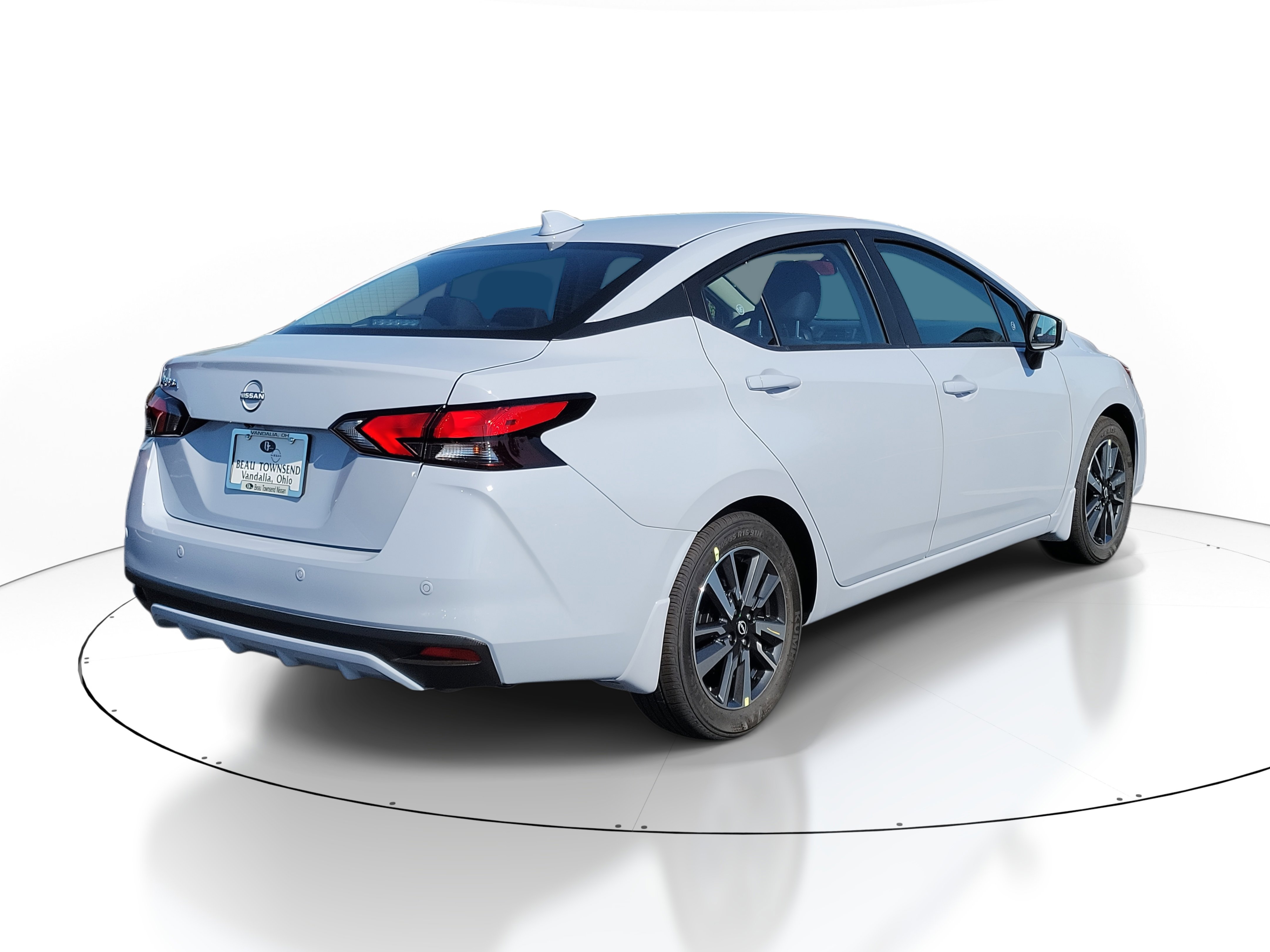 2025 Nissan Versa SV photo 4