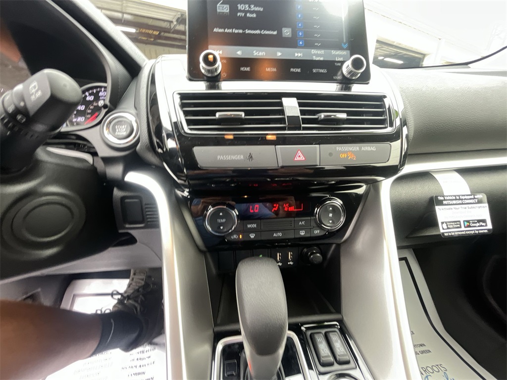 2026 Mitsubishi Eclipse Cross LE photo 18