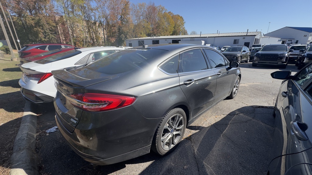 2017 Ford Fusion SE photo 4