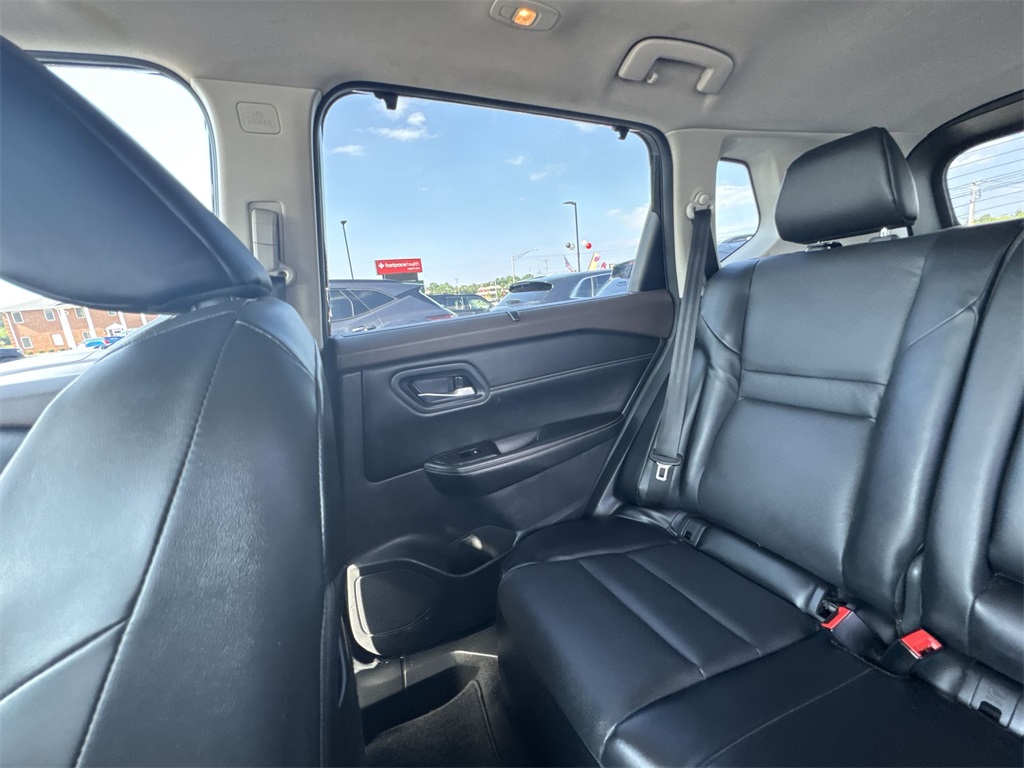 2023 Nissan Rogue SV photo 12
