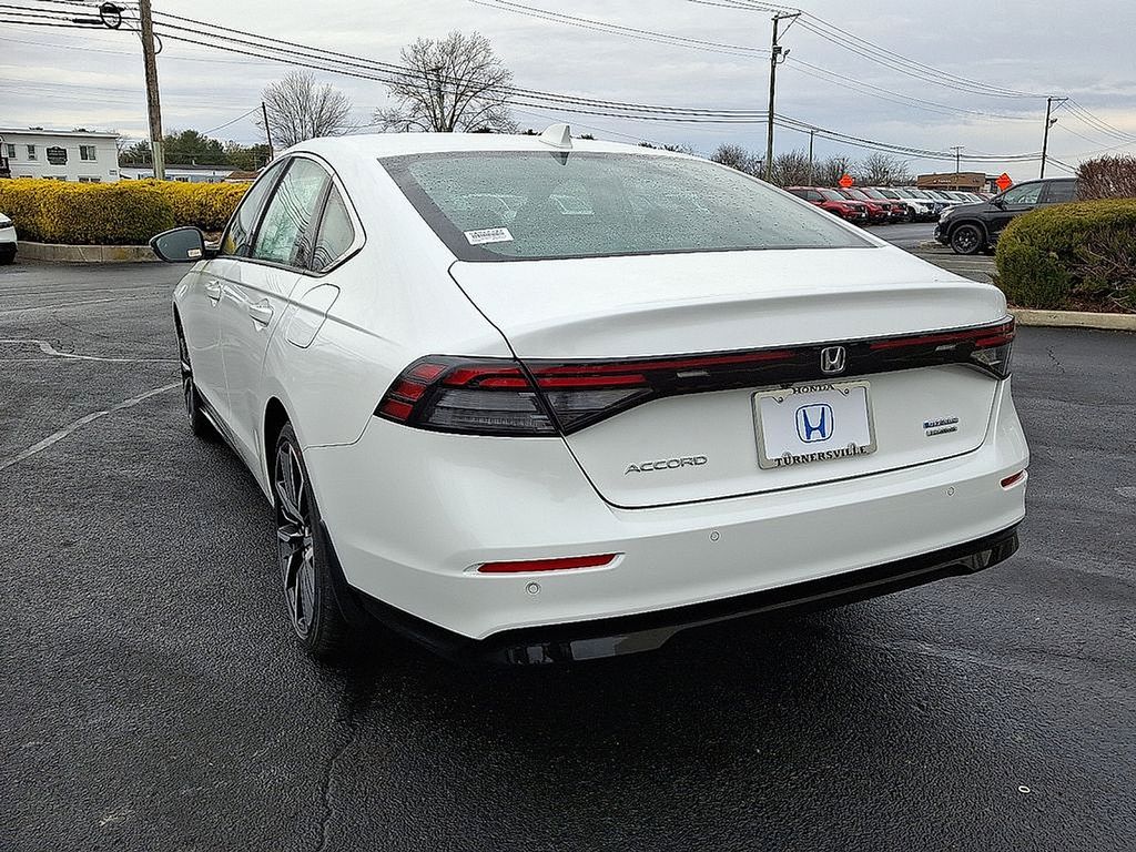 2025 Honda Accord Hybrid Touring photo 3