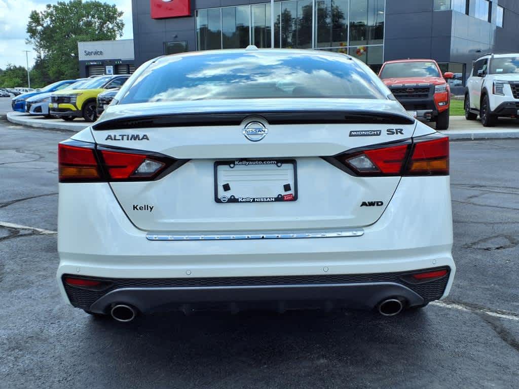 2022 Nissan Altima 2.5 SR photo 3